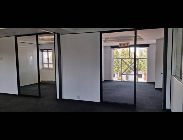 BUSINESS PROPERTY TO RENT IN BRYANSTON